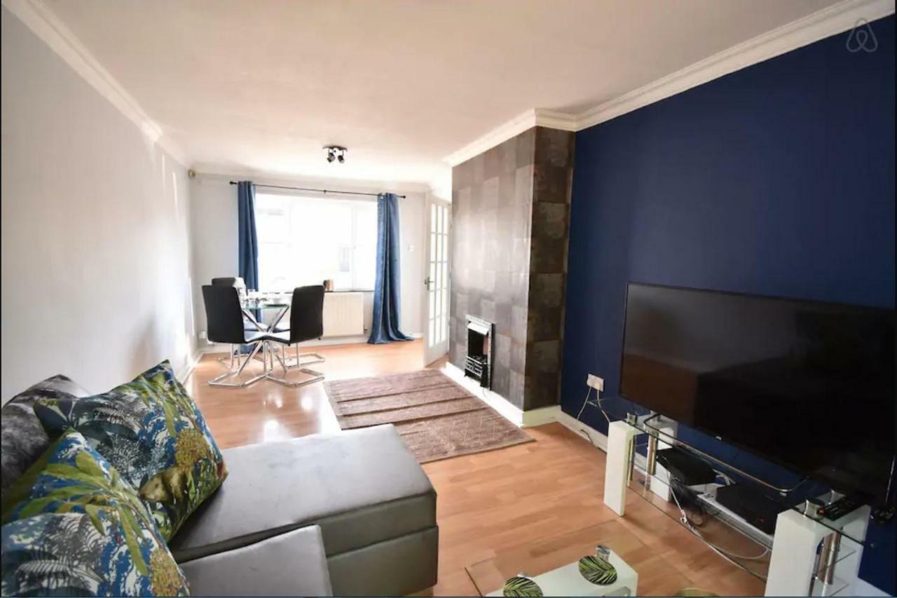3-Bedroom Comfy Home In 索利赫尔 外观 照片