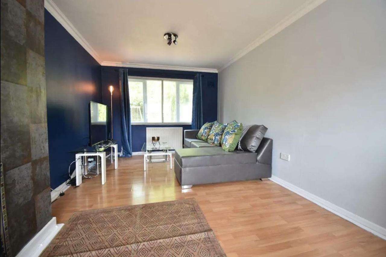 3-Bedroom Comfy Home In 索利赫尔 外观 照片