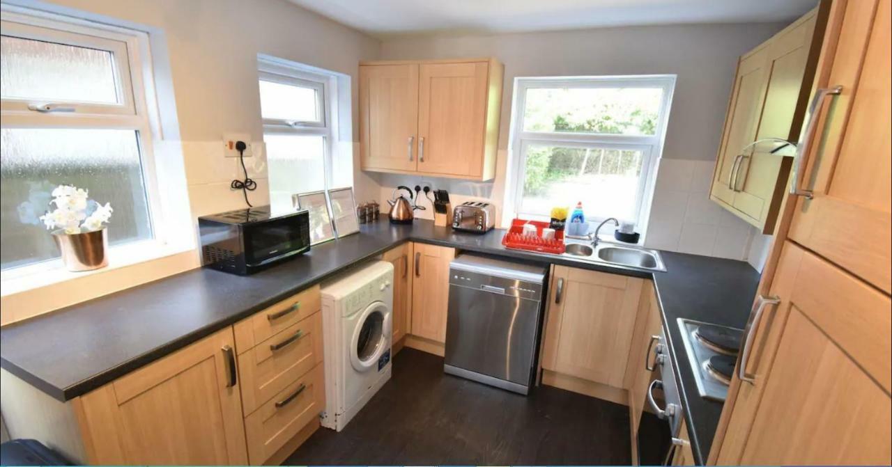 3-Bedroom Comfy Home In 索利赫尔 外观 照片