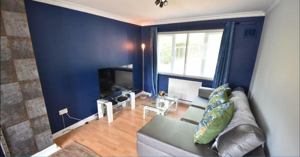 3-Bedroom Comfy Home In 索利赫尔 外观 照片